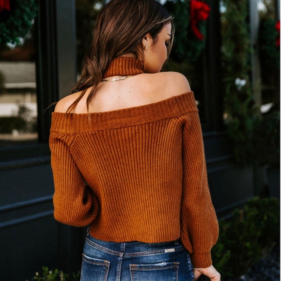 VICI Collection Frontier Cold Shoulder Sweater - Picture 2 of 4